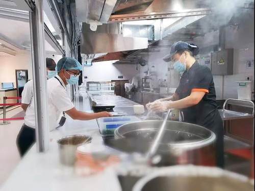 全市考點(diǎn)都有我們的人 市場(chǎng)監(jiān)管護(hù)考從食堂餐飲抓起